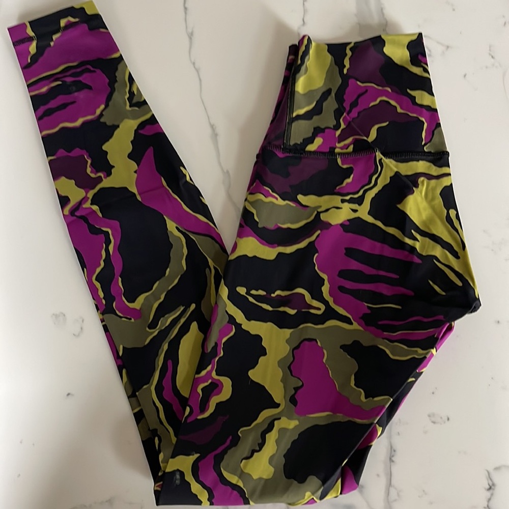 Lululemon full length size 4